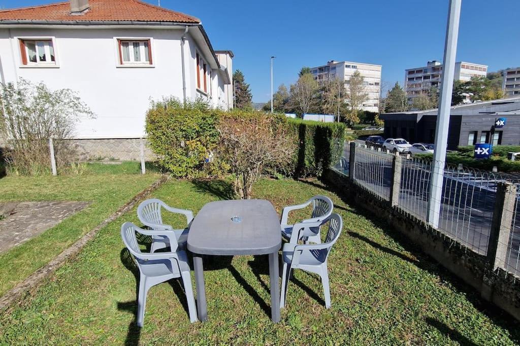 Maison Aurillac - 2 Chambres - Parking Gratuit Екстериор снимка